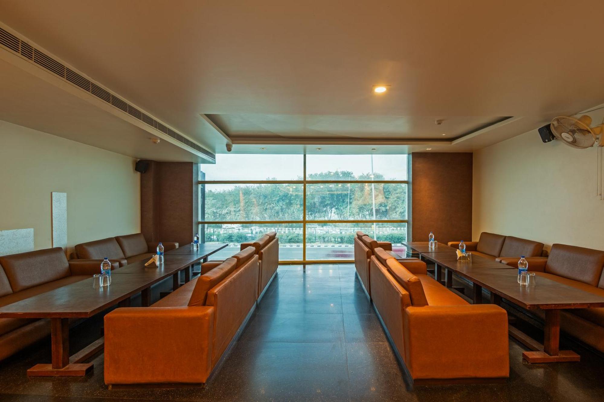 Hotel Delhi 37 By Star Group Near Delhi Airport New Delhi Exterior photo