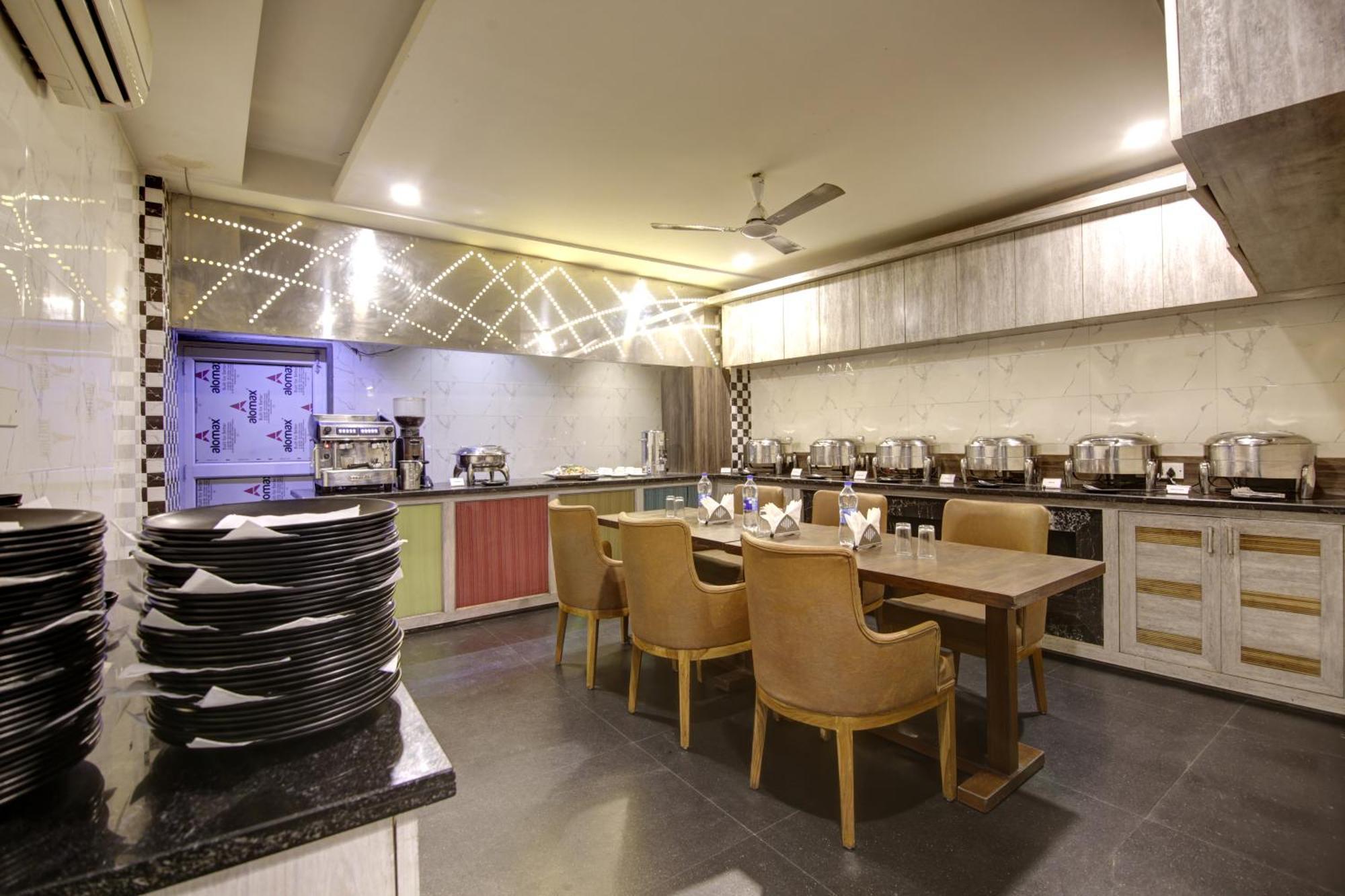 Hotel Delhi 37 By Star Group Near Delhi Airport New Delhi Exterior photo